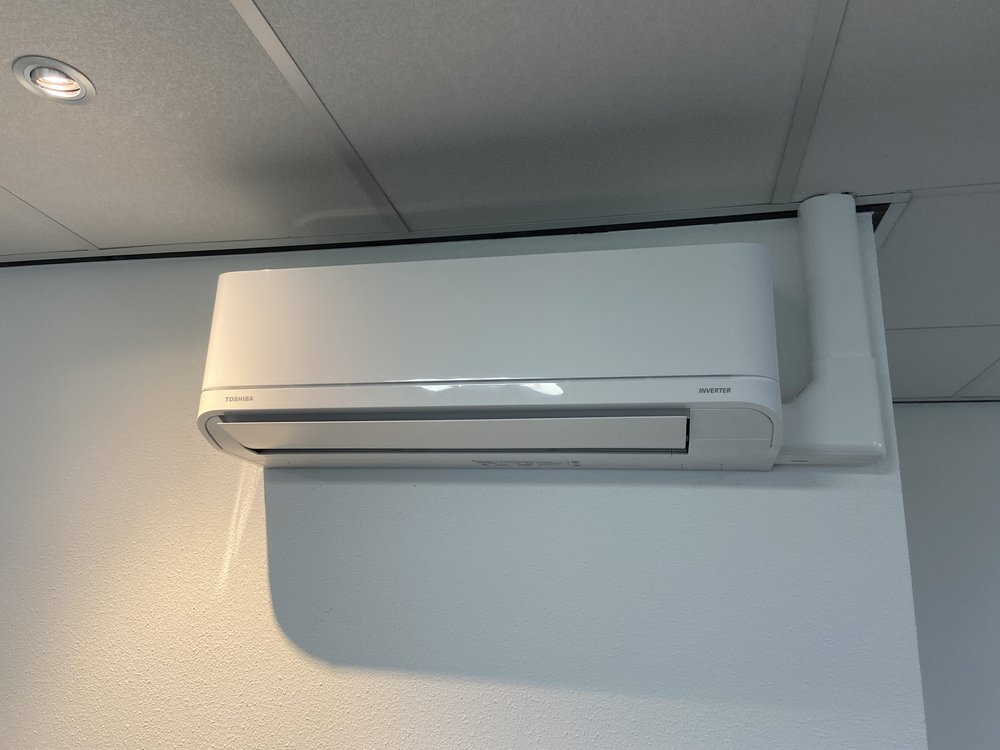 Airco geïnstalleerd aan de muur